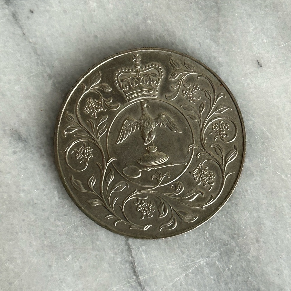 Collectible Coin 1977 Silver Jubilee Queen Elizabeth II